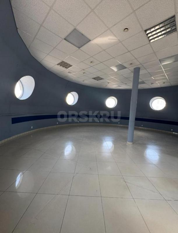 Сдам в аренду Помешение в центре пр Ленина 41Б на 2 этаже(Купол)с левой стороны ДК Нефтянник. - Орск