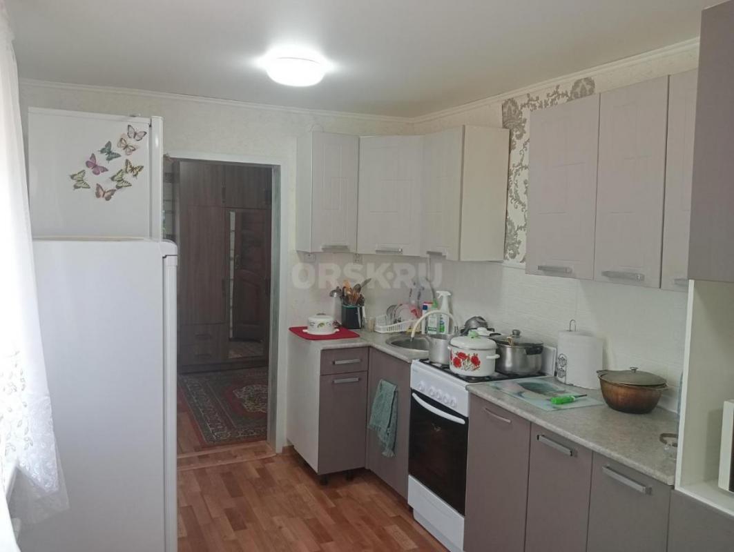 Описание
Продается просторный дом в экологически чистом районе города с удобными подъездными путями - Орск