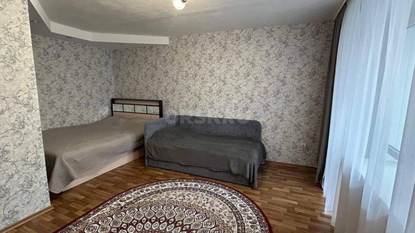 Продается в центре города  1 комн. - Орск