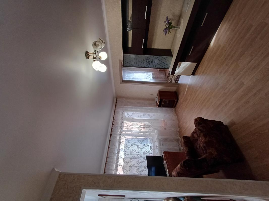 Продаётся уютная,теплая двухкомнатная квартира в центре города! - Медногорск