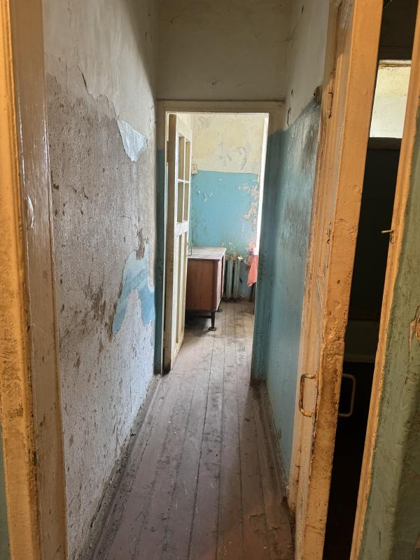 Продается 2-комнатная квартира, расположенная на 2 этаже 3-этажного дома в тихом районе, по адресу Л - Гай