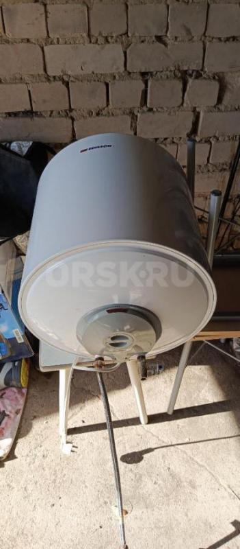 Продам водонагреватель накопительный 50 литров в хорошем состоянии. - Гай