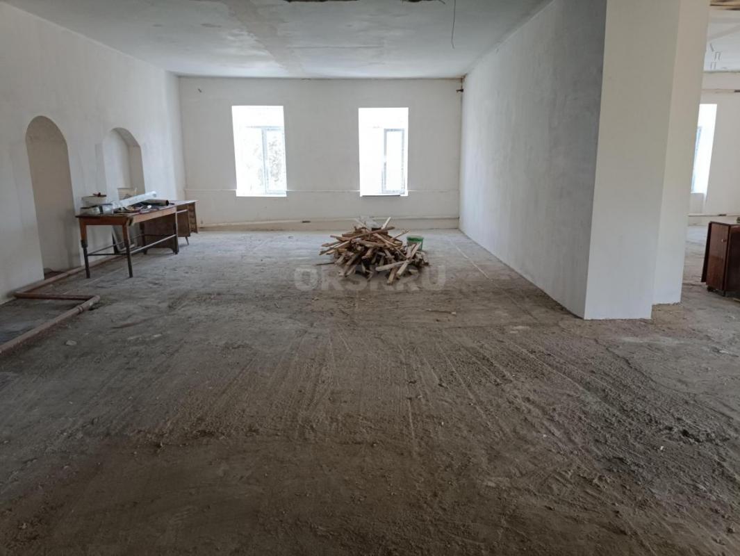 Сдам в аренду нежилое помещение 363 кв. - Орск