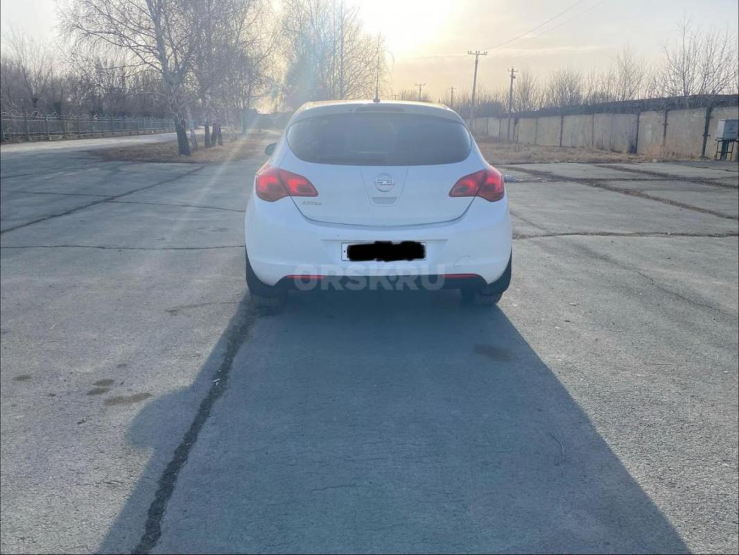 Автомобиль в хорошем состоянии 
Двигатель, коробка, ходовая на отлично 
Мульти руль, кондиционер, - Орск