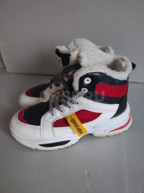 Кроссовки утеплённые, 38 размер — в хорошем состоянии. - Орск