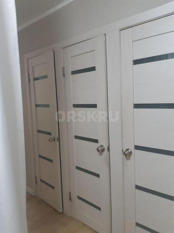 Продаётся уютная, светлая  двухкомнатная квартира площадью 43.7 квадратных метров на четвёртом этаже - Орск