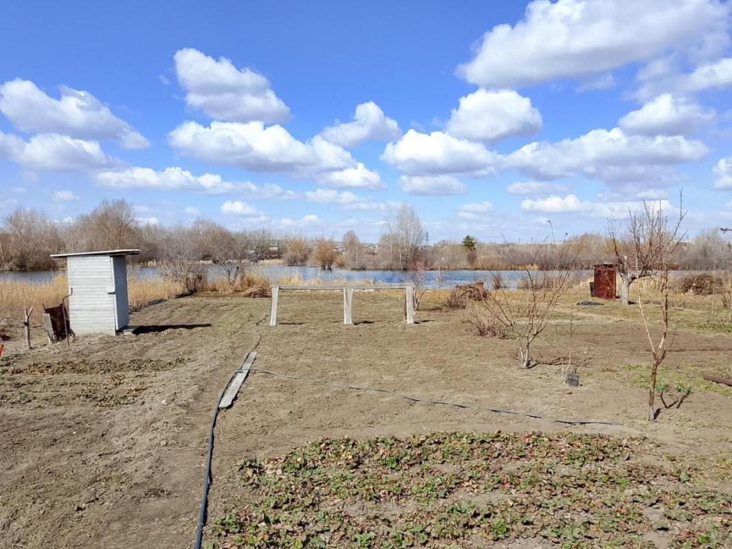 Дача в садовом обществе СНТ 5 ОМЗ, расположено в районе объездной Зеленхоза по пути к Уральской дере - Орск