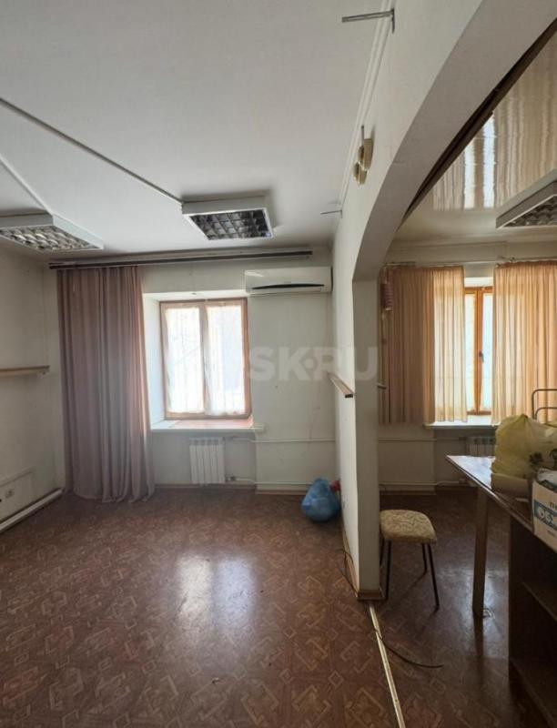 Сдам в аренду Встроенное помещение площадью 100 кв м в Центре на пересечении ул. - Орск