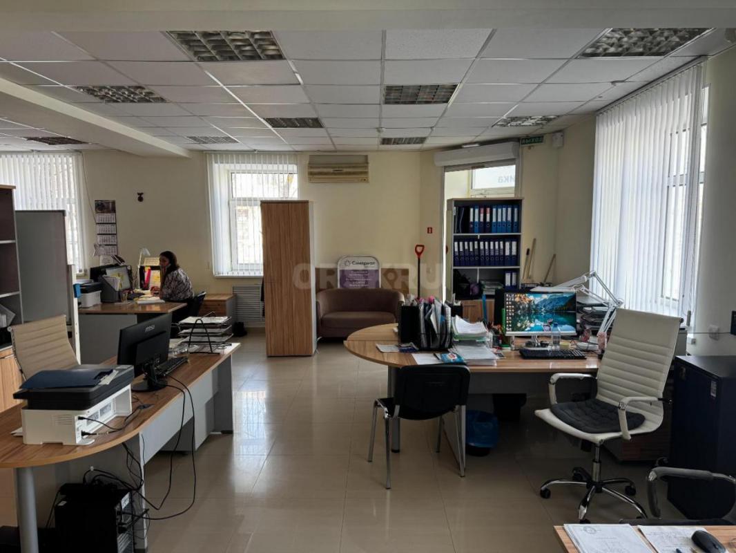 Сдается в аренду торговое помещение  74 кв. - Орск