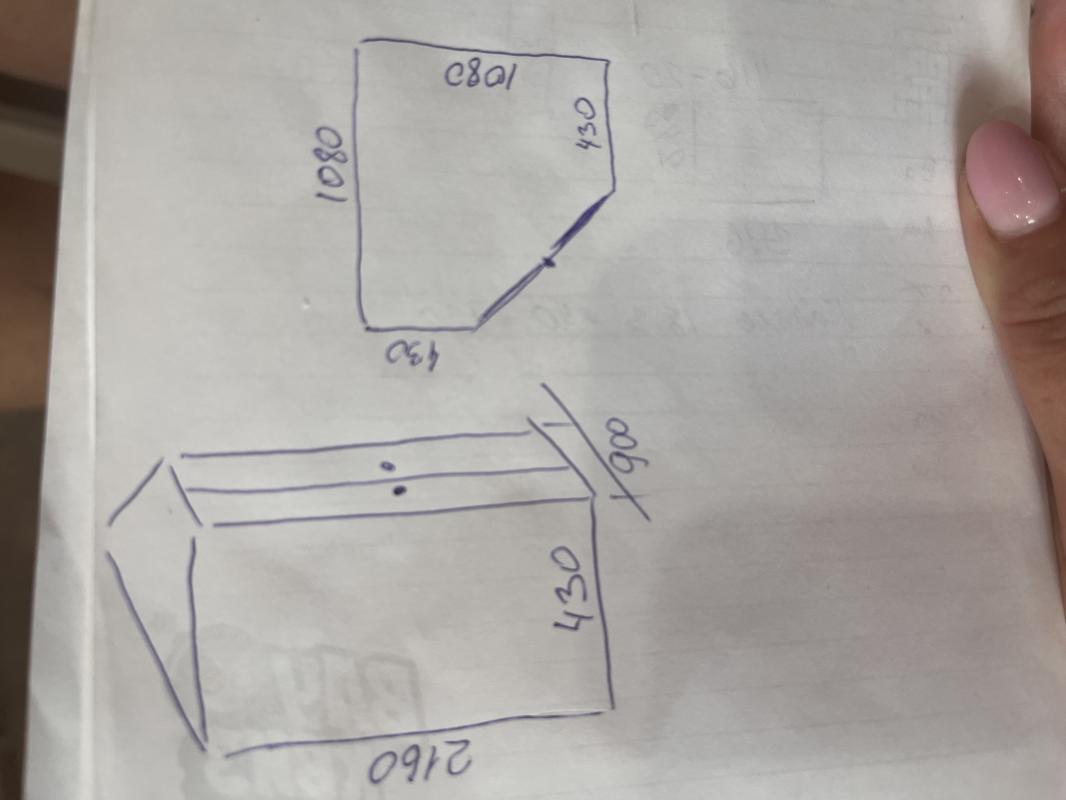 ПРОДАМ угловой шкаф, высокий, очень глубокий, добротный, вмещает очень много вещей. - 