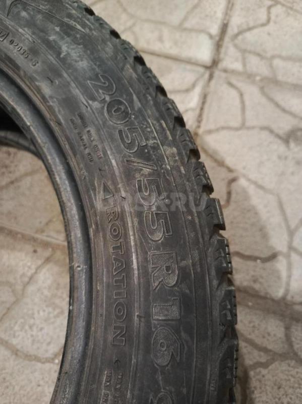 Продам б/у комплект зимних шипованных шин 205/55/r16: три баллона Нокиан Хакка 5, один Сайлун Айс Бл - Орск