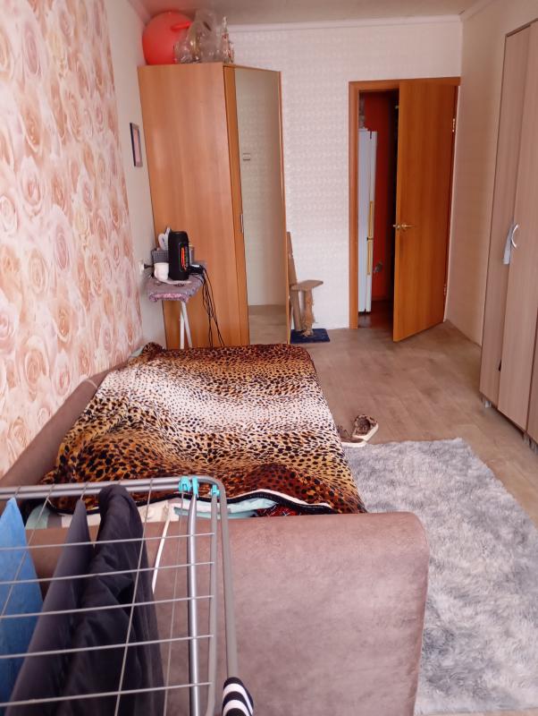 Продаётся 2-комнатная по ул. - Новотроицк