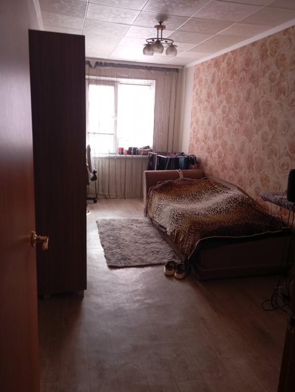 Продаётся 2-комнатная по ул. - Новотроицк