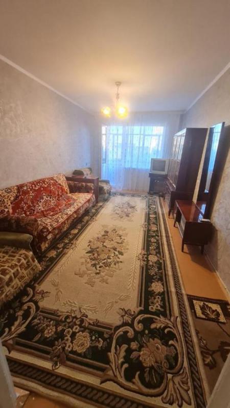 Сдам ТОЛЬКО на длительный срок просторную 2-х комнатную квартиру по адресу: ул. - Орск