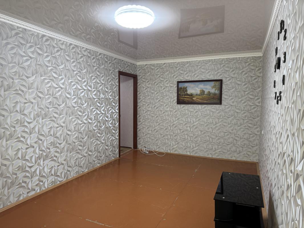 Продаётся двухкомнатная квартира площадью 44,4 кв. - Гай