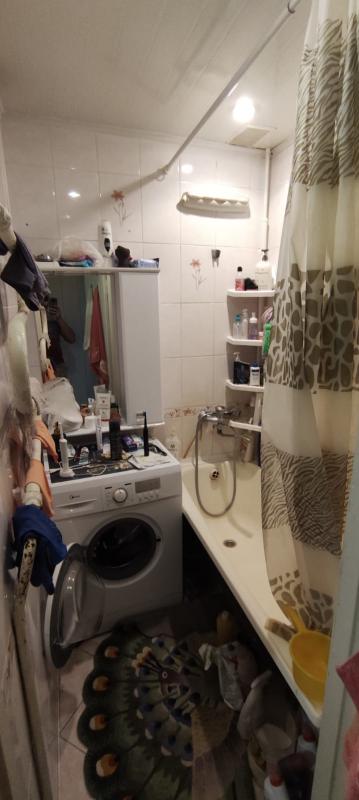 Мебель имеется для проживания,сплит система, техника,магазины рядом с домом, остановка тоже, школа,с - Новотроицк