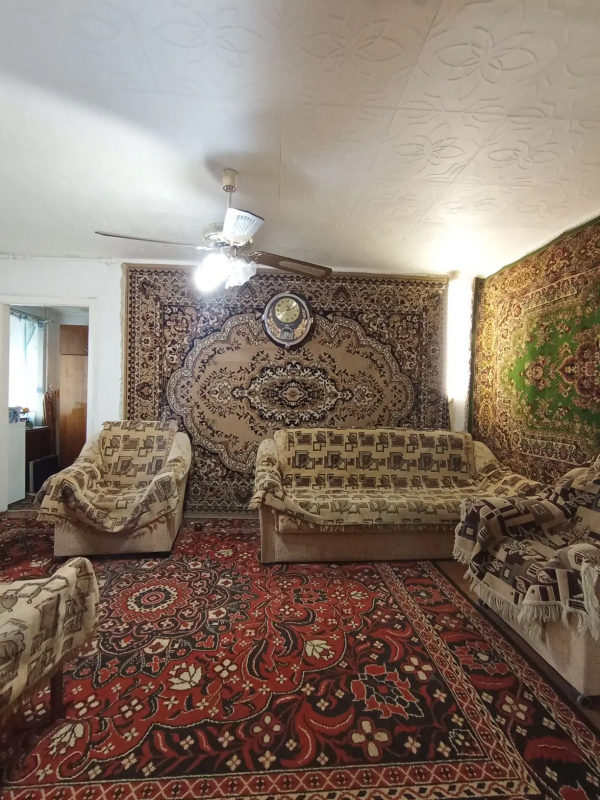 В продаже  2-комнатная квартира по адресу:  г. - Новотроицк