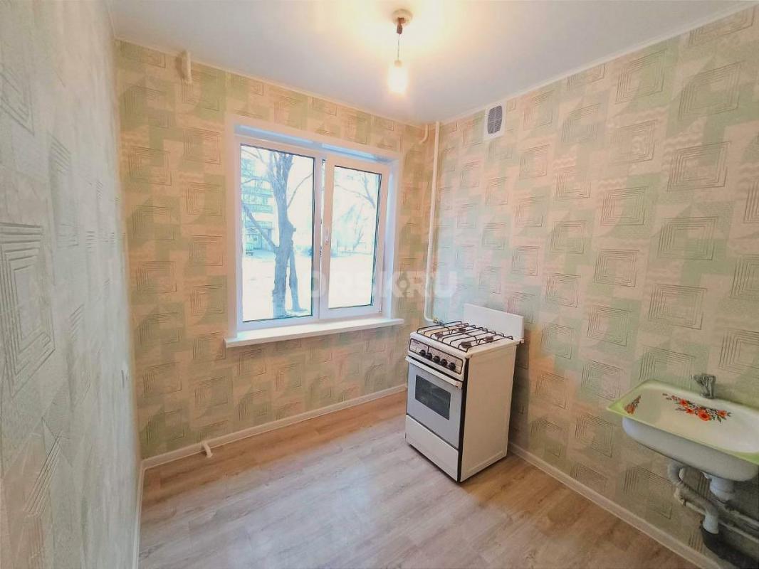 Предлагается к приобретению уютная двухкомнатная квартира общей площадью 40 квадратных метров, распо - Орск