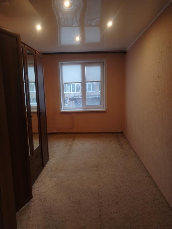 Сдаётся двух комнатная квартира на длительное время только порядочным людям без животных рядом школа - Новотроицк