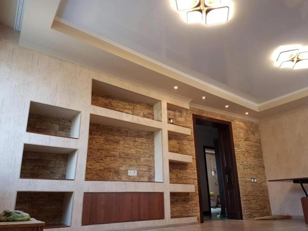 Выполню отделочные работы в квартирах, домах любой сложности: от мелкого косметического ремонта до р - Орск