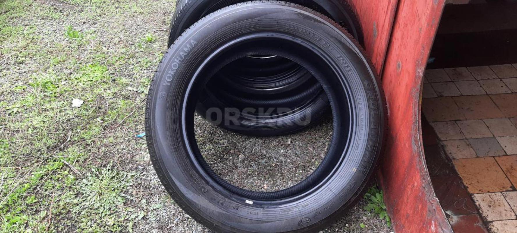 Продам 5 летних шин YOKOHAMA GEOLANDAR SUV, размер 225/55/R18, цена 10000 рублей. 4 шины б/у по 1000 - Орск
