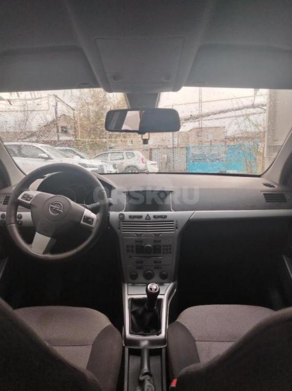 Продам Опель астра 2011 года чистый немец оцинкованный кузов хорошая комплектация климот контроль да - Орск