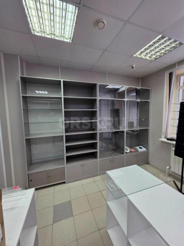 Продам торговое оборудование,витрины - Орск