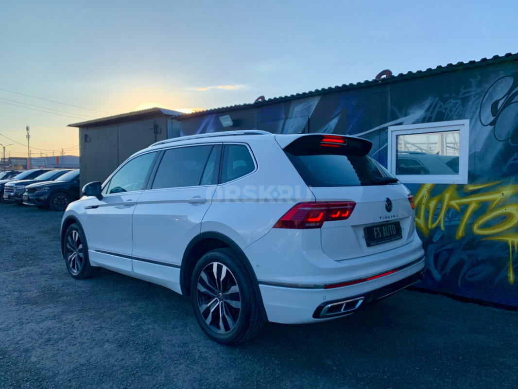 В продаже Volkswagen Tiguan L 2.0 бензин (220 л.с.)
2021 года выпуска. - Орск