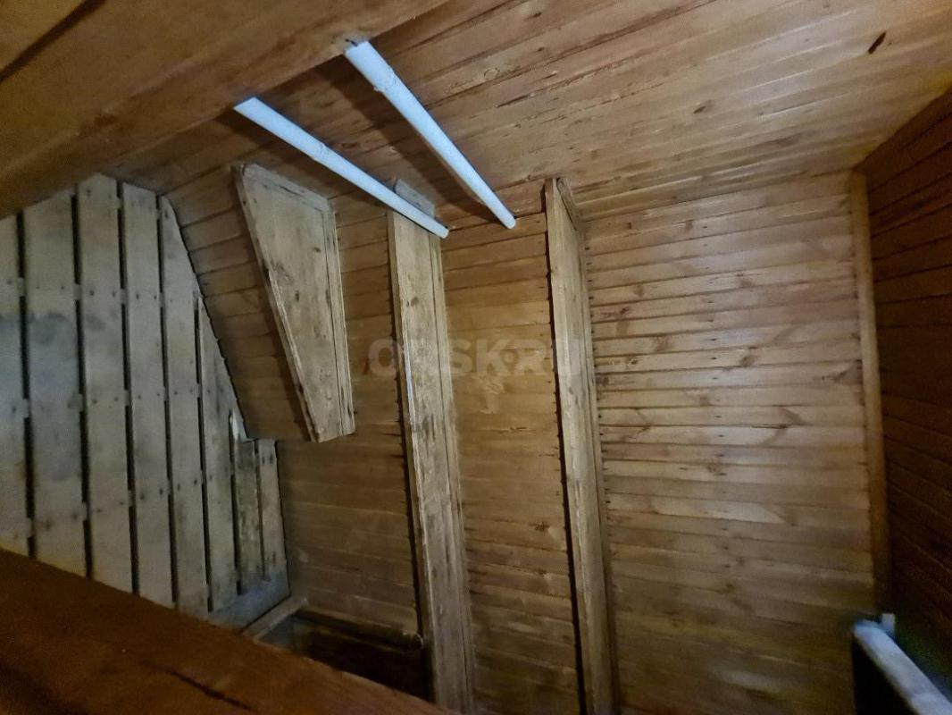 Продам просторный 2-х этажный жилой дом в прекрасном экологически чистом районе города по адресу: ул - Орск