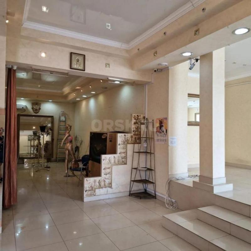 Коммерческое помещение 112 м 2  в центре города: выгодное вложение для вашего бизнеса! - Орск