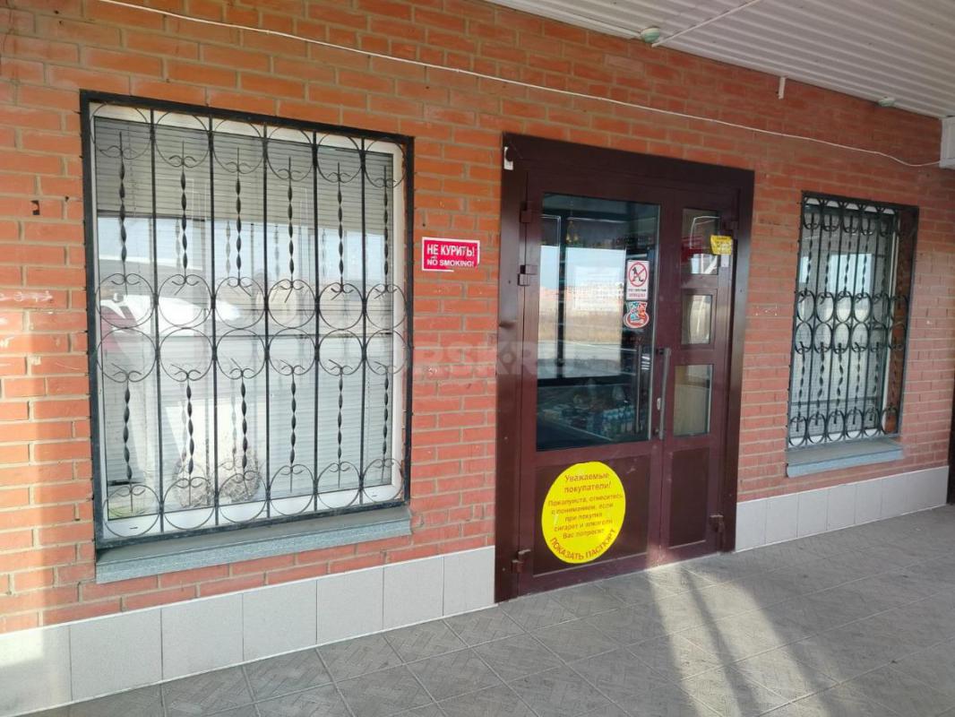 Продам продуктовый магазин, отдельно стоящее здание, находится более 100 м от школы и детсадов. - Орск