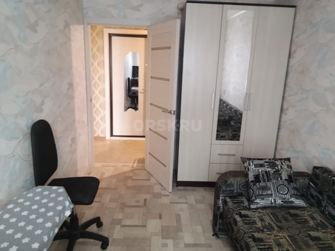 Сдам светлую, уютную двухкомнатную квартиру на 5 этаже, на длительный срок от собственника. - Орск