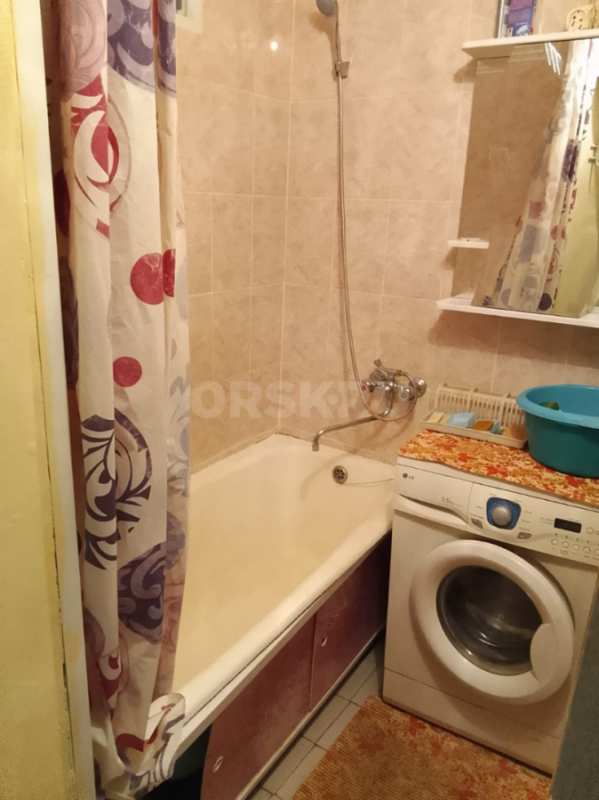 Сдам светлую, уютную двухкомнатную квартиру на 5 этаже, на длительный срок от собственника. - Орск