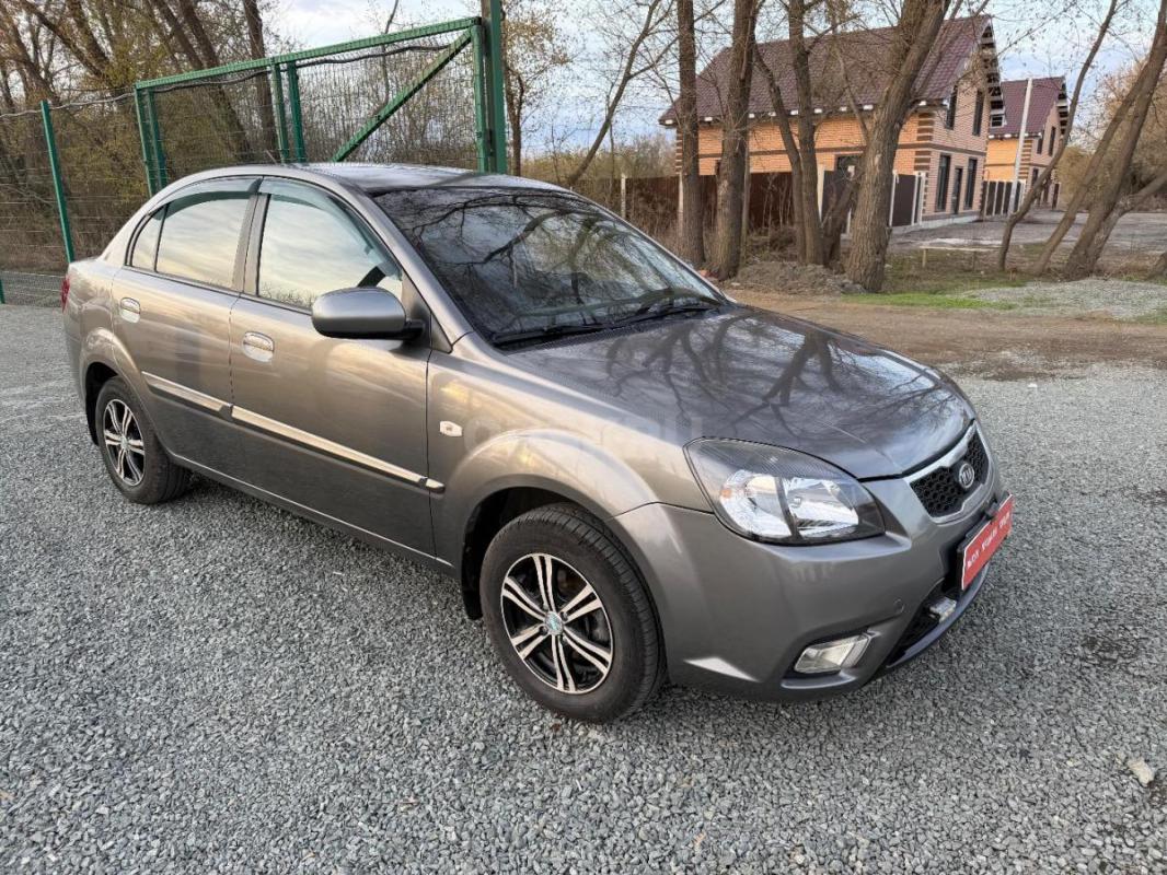 Продается Kia Rio 2 в отличном состоянии!
3 собственник 
В родном окрасе! - Орск