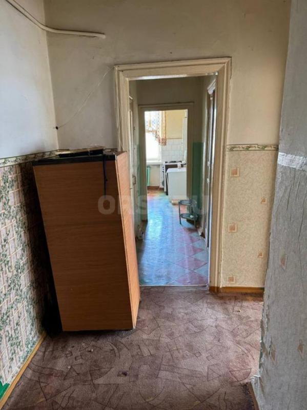 Сдаётся на длительный срок 3-х комнатная квартира в центре города по улице Суворова. - Орск