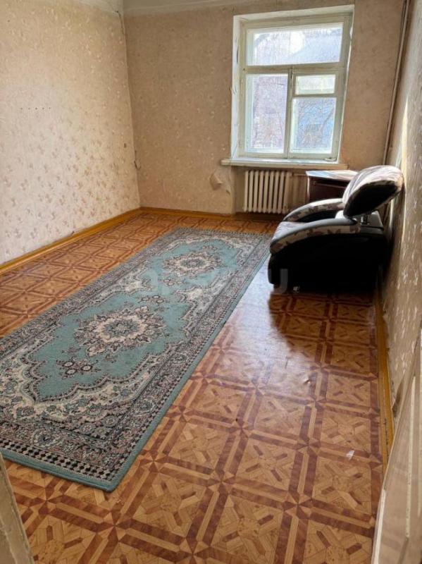 Сдаётся на длительный срок 3-х комнатная квартира в центре города по улице Суворова. - Орск