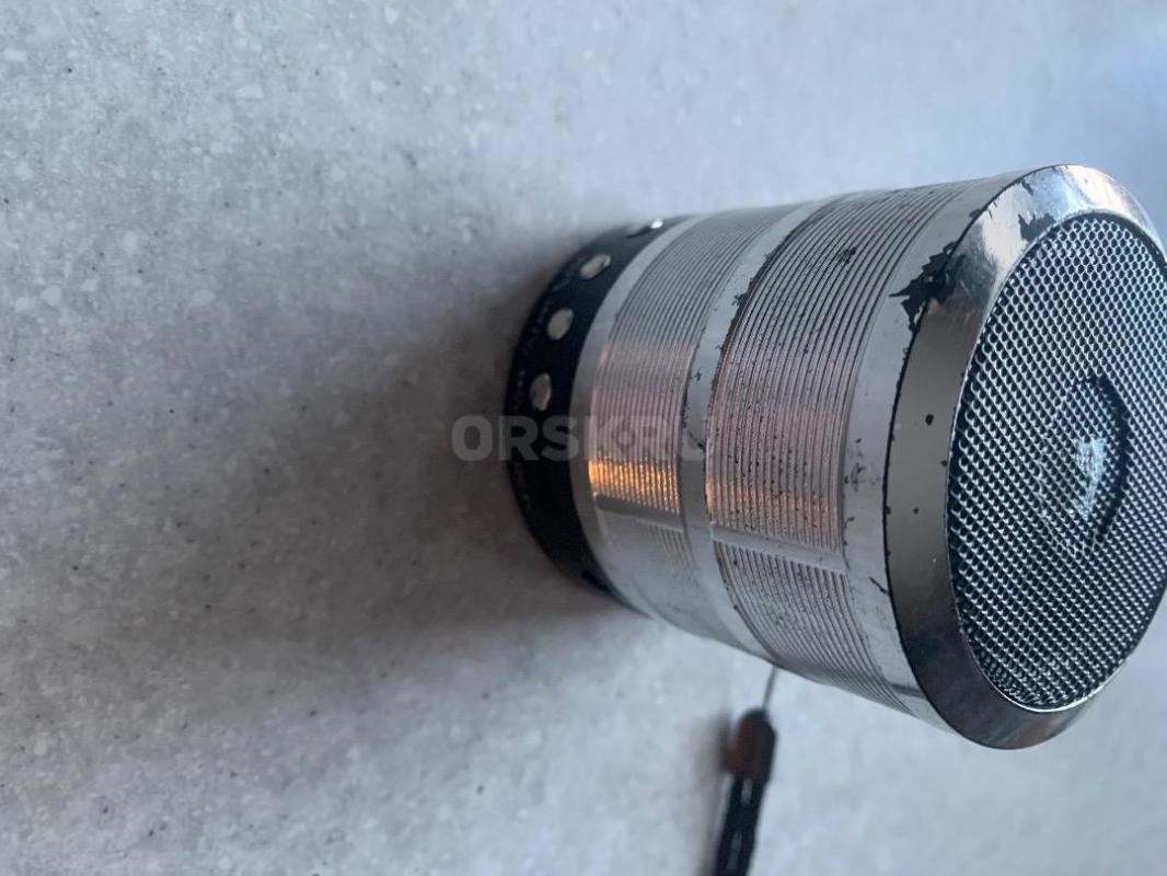 Музыкальная Bluetooth колонка в рабочем состоянии - Орск