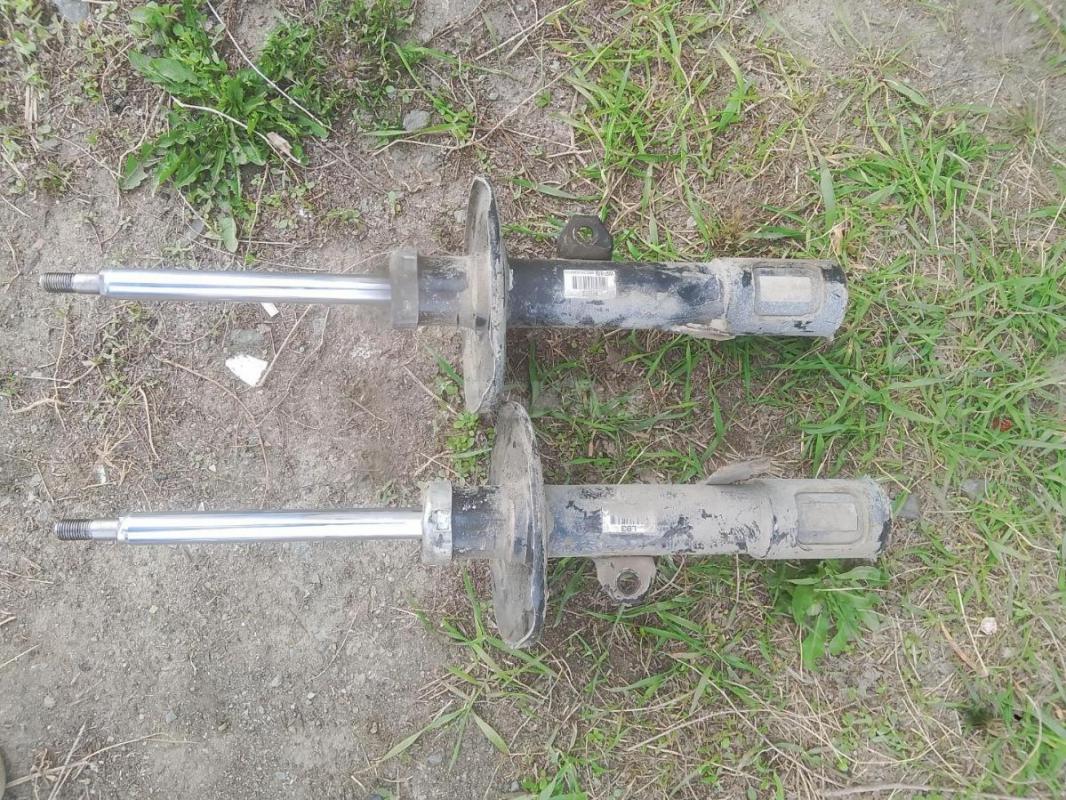 Передние стойки б.у стояли на таете аллион 2004г. - Орск