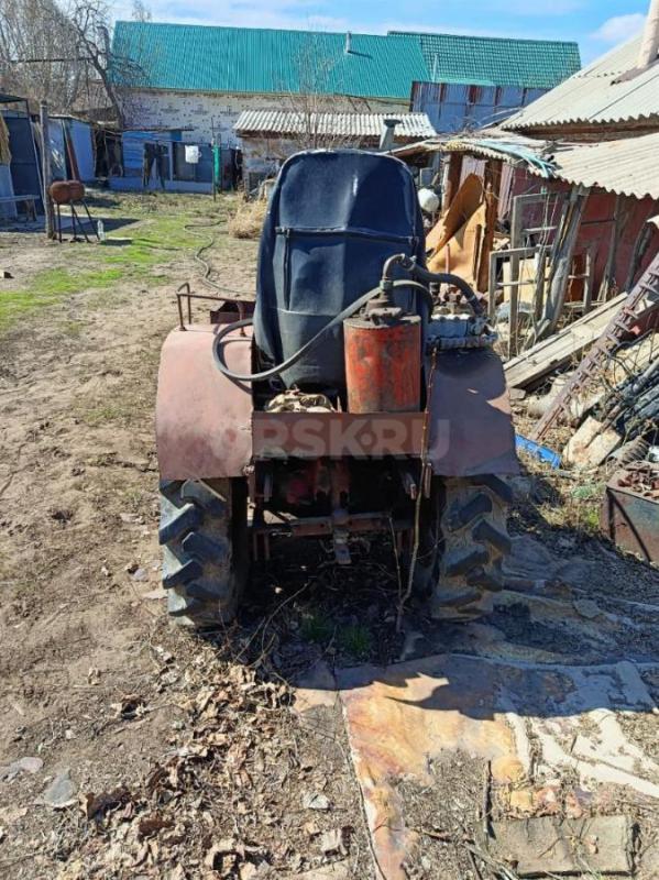 продам мини трактор много зап частей двигатель в запасе также конная косилка и конные грабли   цена - Орск