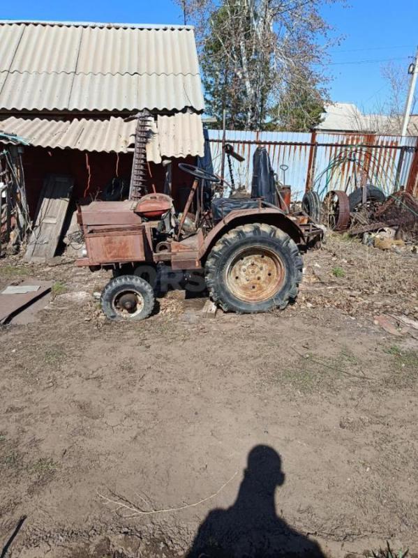 продам мини трактор много зап частей двигатель в запасе также конная косилка и конные грабли   цена - Орск