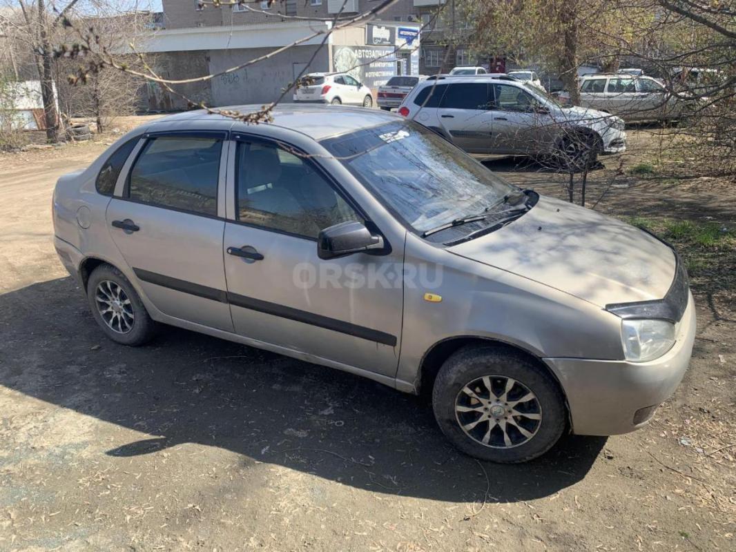 Lada Kalina 1 , 2007 год 
Цвет Серебристо-Бежевый 
4 владельца по ПТС
Реальный пробег 221000
Дно - Орск