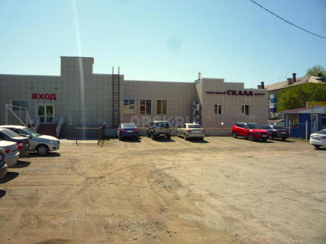 Сдается в аренду помещение площадью 300м2 в центре деловой жизни г . - Медногорск