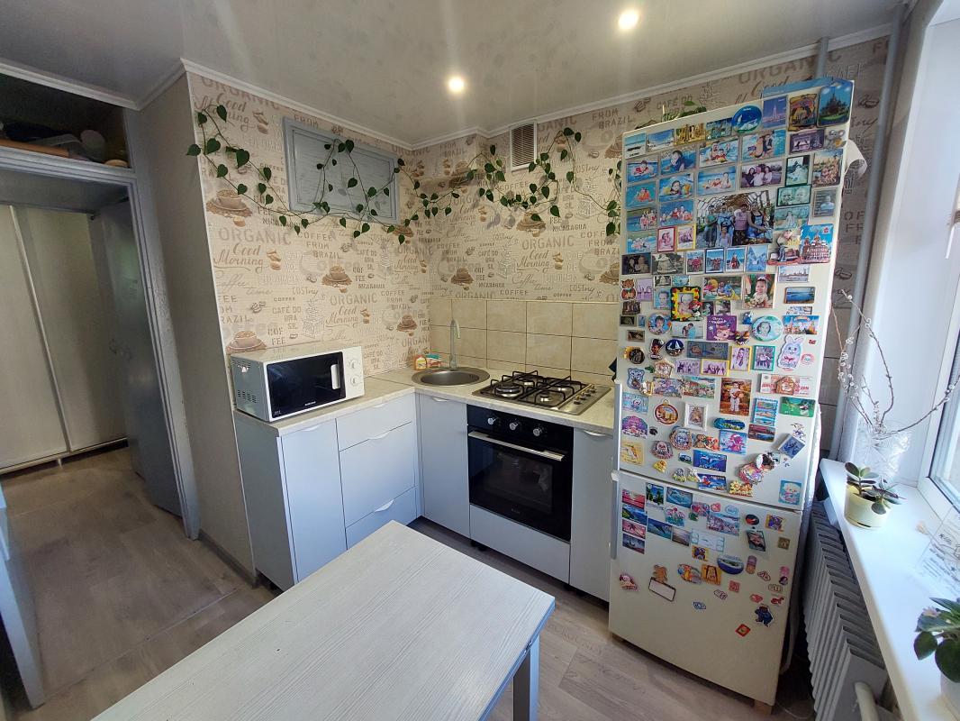 Продается 2хкомнатная квартира
 с раздельными комнатами (планировка РАСПАШОНКА / БАБОЧКА)! - Новотроицк