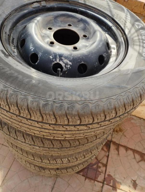 Колёса в сборе с резиной  215/70/р16 на ниву в хорошем сохране . - Орск