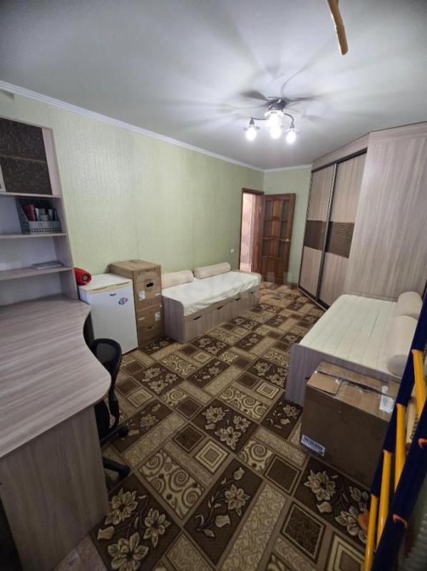 Продается  3-х комнатная квартира по адресу Ул. - Орск