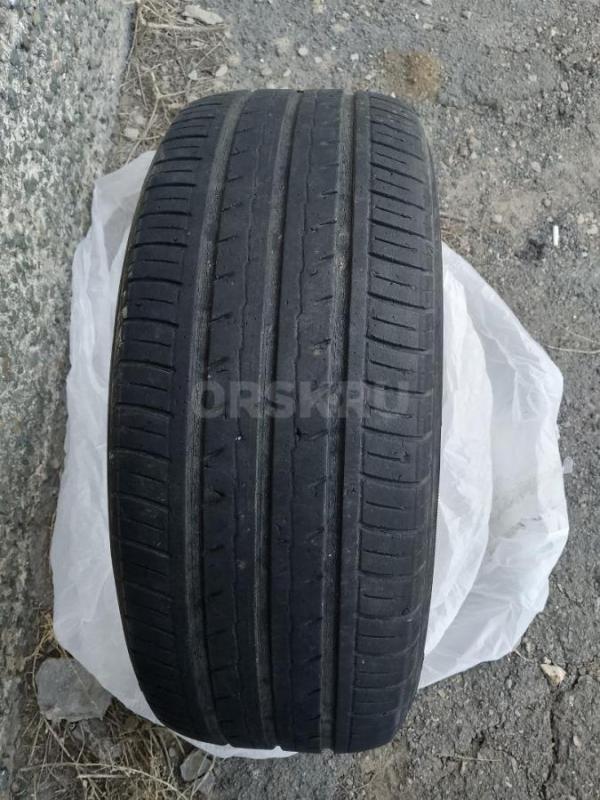 продам шины 4 штуки б/у низко профильные одна шина стоит 750 - Орск