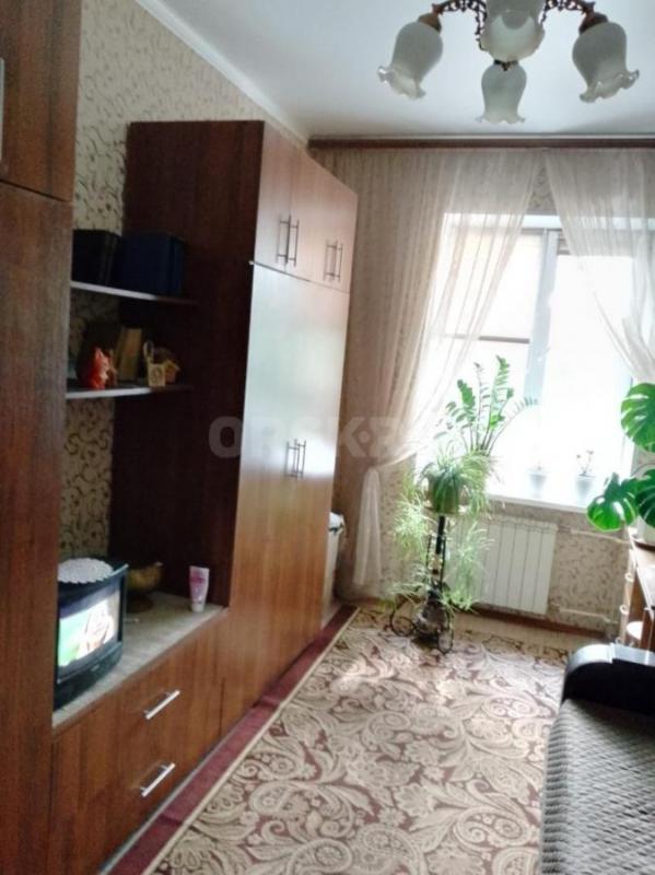 Продается 3-х комнатная квартира (старого типа) расположенная по адресу: г. - Орск