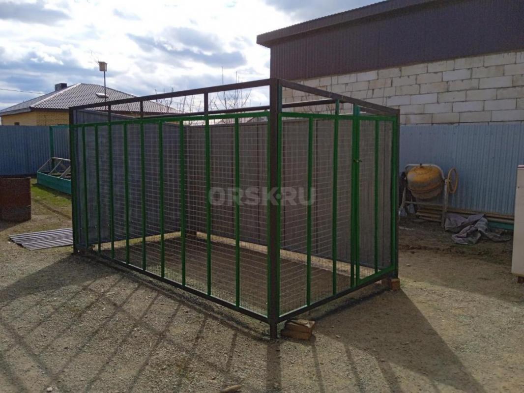 вольер для собак  в отличном состоянии
длина  4 метра 
шир 2 метра  
выс 2 метра
легко разбирает - Орск