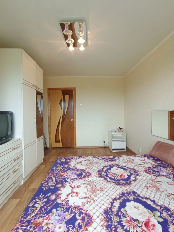 В продаже  2-комнатная квартира улучшенной планировки по адресу:  г. - Новотроицк