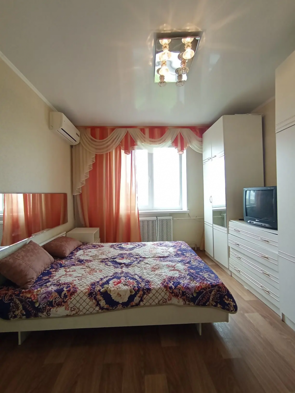 В продаже  2-комнатная квартира улучшенной планировки по адресу:  г. - Новотроицк